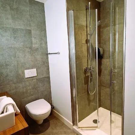 ホテル Mary's - Centre Gare Sncf 3*