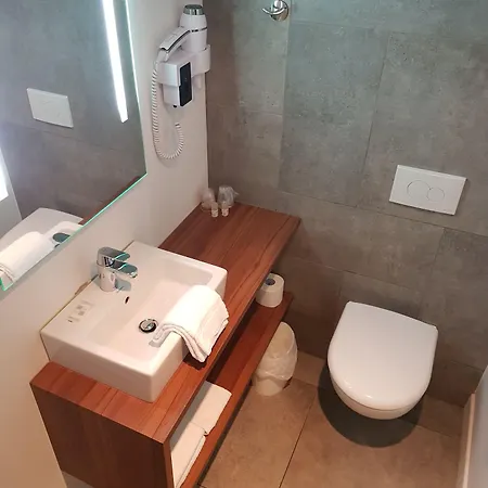 Mary's - Centre Gare Sncf ホテル 3*